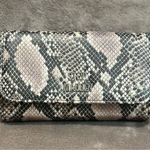NWT Steve Madden Snake Print Crossbody - Black and Cream